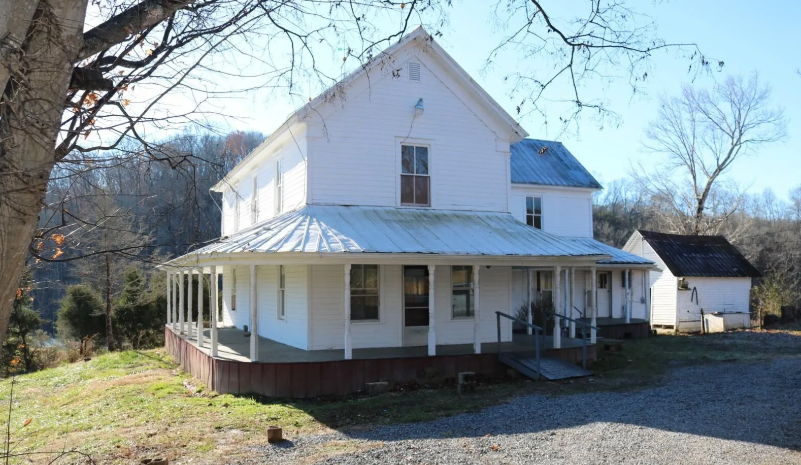 c.1920 Tennessee Fixer Upper Farmhouse For Sale Under $155K